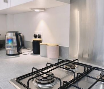 Room in a Shared House, Bradford Road, M40 - Photo 5