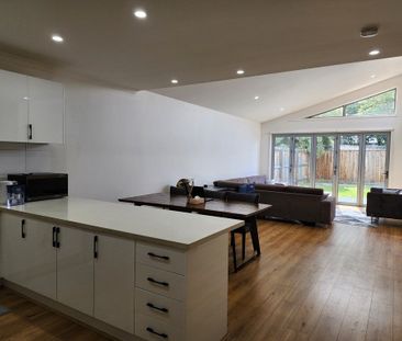 Laverton - Photo 2