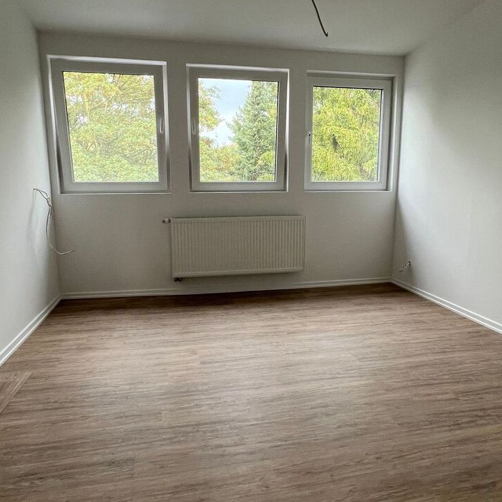 Top moderne 1,5-Zimmer-Dachgeschoss-Zimmer-Wohnung / zentral gelegen ! - Foto 1