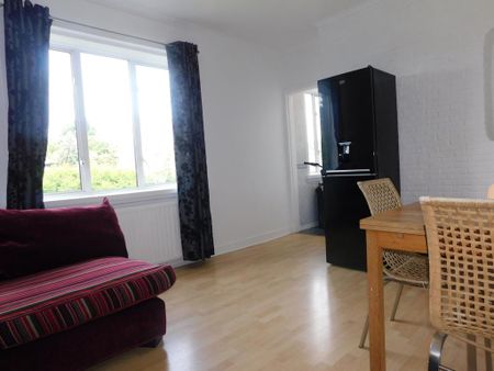 4 bedroom flat to rent - Photo 3