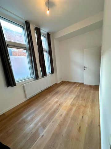 Volledig gerenoveerd gelijkvloers appartement met 2 slaapkamers te huur in Merksem - Photo 4