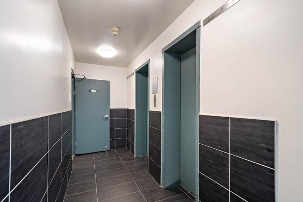 500 Avenue des Pins Ouest, Montréal, QC - Photo 1