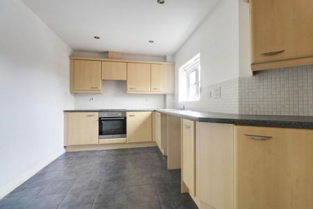 2 bedroom flat to rent - Photo 4