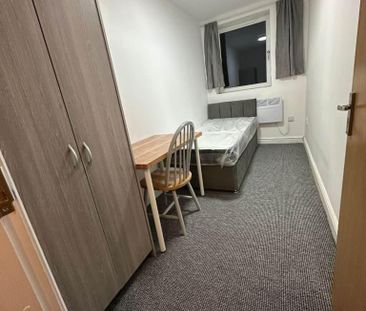3 bedroom apartment to rent - Photo 3