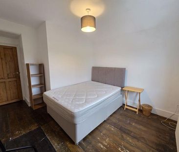 4 bedroom terraced house to rent - Photo 5