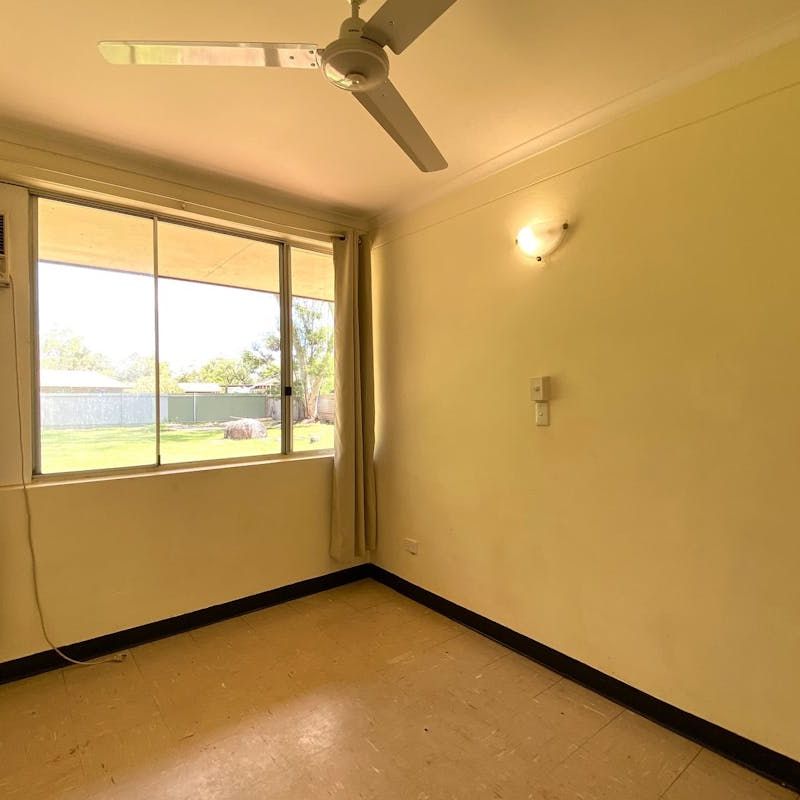 Solid brick home - 3 Bedrooms - Photo 1