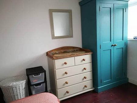 4 bedroom flat to rent - Photo 4