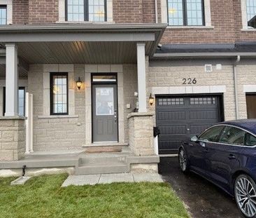 For Lease - 226 Greer Street, Barrie, Ontario - Photo 2