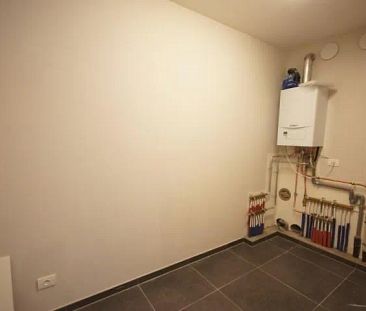 Prachtig appartement op de eerste verdieping met 3 slaapkamers, midden in het centrum gelegen! - Photo 1