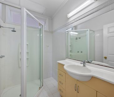 Rare Find in Pimlico – Spacious Home with 2 Bonus Multi-Purpose Rooms - Photo 4