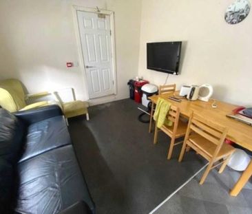 Room in a Shared House, Lower Seedley Road, M6 - Photo 3