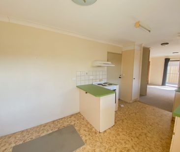 TWO BEDROOM TOWN HOUSE WITH A STUDY IN PRIME LOCATION - Photo 6