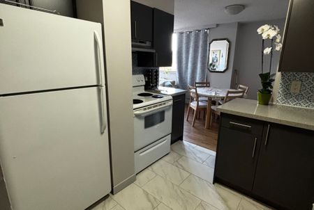 904-9521 Cardston Court, Burnaby - Photo 5