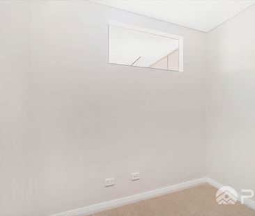 Modern Spacious High Level Two Bedrooms Plus Study High Level Apart... - Photo 2