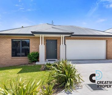 Modern Family Home - Photo 5