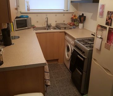 1 Bed Terraced House, Arley Terrace, LS12 - Photo 6