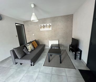 T2 meublé lumineux dans le centre de Châtillon-sur-Chalaronne - Photo 1