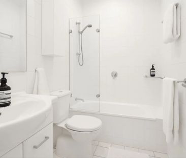 Light Filled Two Bedroom Character Home - Photo 4