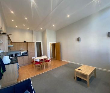 2 bedroom flat to rent - Photo 2