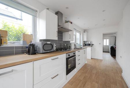 2 bedroom terraced house to rent - Photo 3