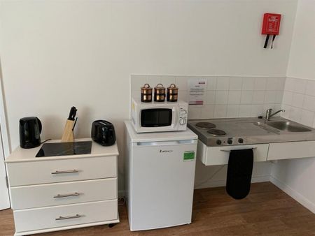 Studio to rent - Photo 3