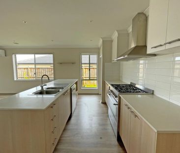 LOW MAINTENANCE HOME - Photo 6