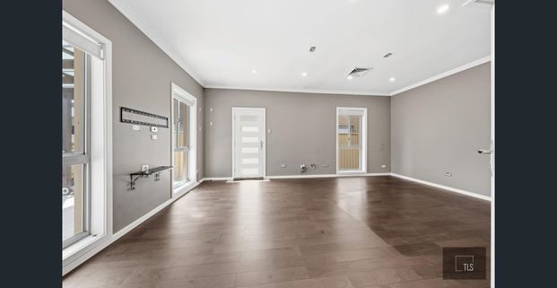 A well-located home in Revesby close to amenities and transport - Photo 1