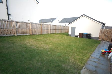3 bedroom detached house to rent - Photo 5