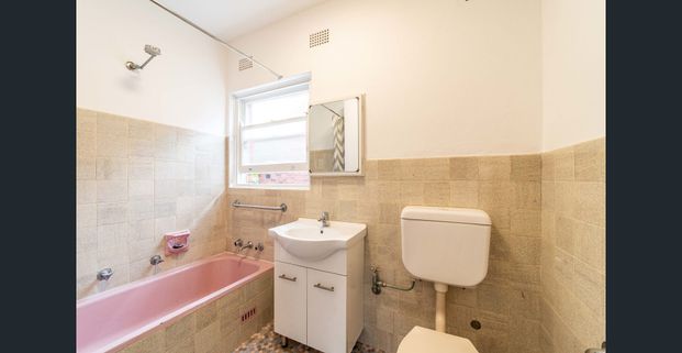 Beautiful 2 bedroom apartment only a stroll to Balgowlah Village! - Photo 1