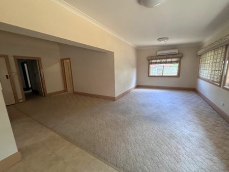 Spacious Rental - Narromine - Photo 3