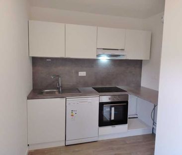 Location Appartement 3 pièces 66m² NOTRE DAME DE BONDEVILLE 76960 - Photo 2