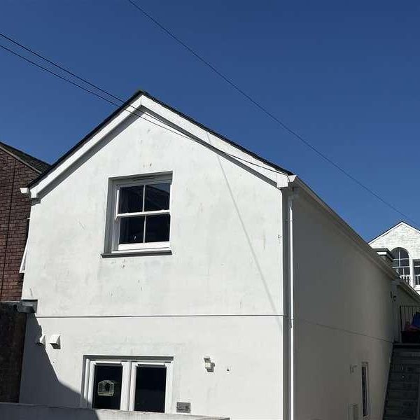 Truro, TR1 - Photo 1