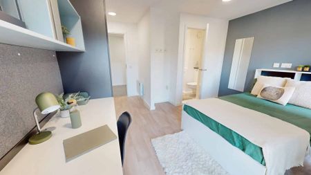 Premium En-Suite - Photo 4