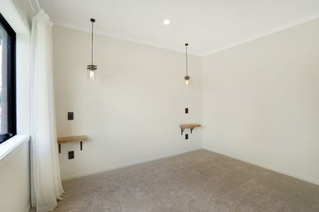 Sleek, Stylish & Newly Renovated - Photo 4