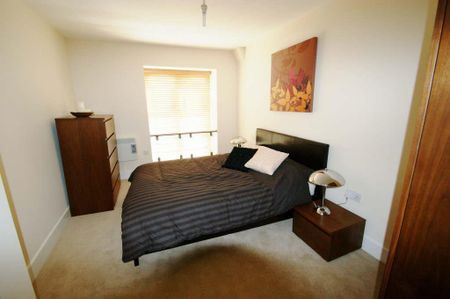 2 bedroom flat to rent - Photo 4