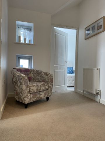 Quirky two bedroom semi in gated complex close to harbour, Ramsgate - Photo 3