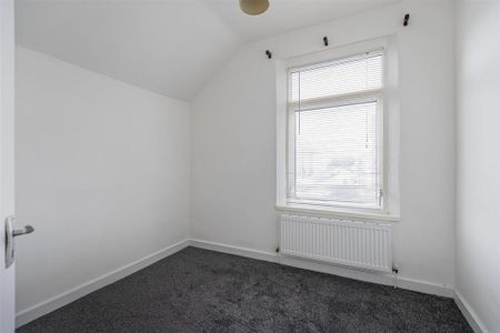 3 bedroom end of terrace house to rent - Photo 3