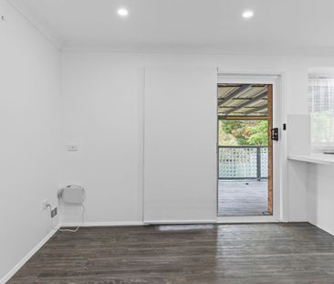 Spacious Family Home in Quiet Pocket of Ambarvale - Photo 2