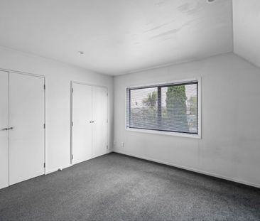 Low maintenance on the city fringe - Photo 5