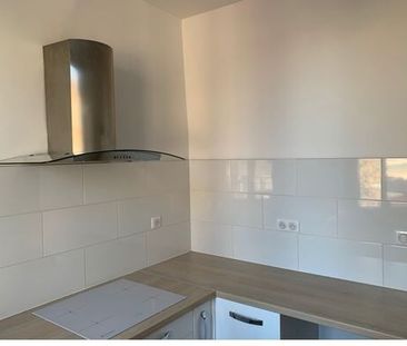 Appartement 2 pièces 35m2 MARSEILLE 10EME 575 euros - Photo 1