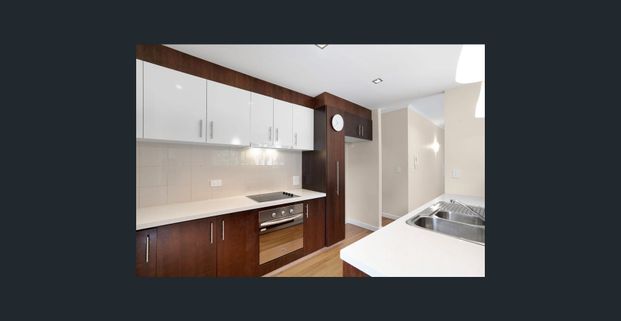 3/10 Rosanna Road, Heidelberg, Vic 3084 - Photo 1