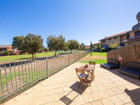 125 Brebner Drive, West Lakes - Photo 2