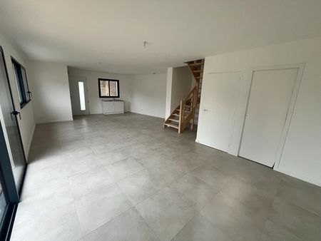 Location Maison 5 pièces 87m² PETIT MARS 44390 - Photo 3