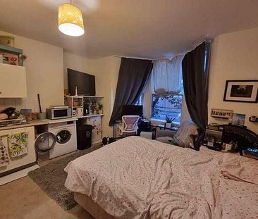 Ground Floor Studio Flat Robinson Road, Robinson Road, London, SW17 - Photo 6