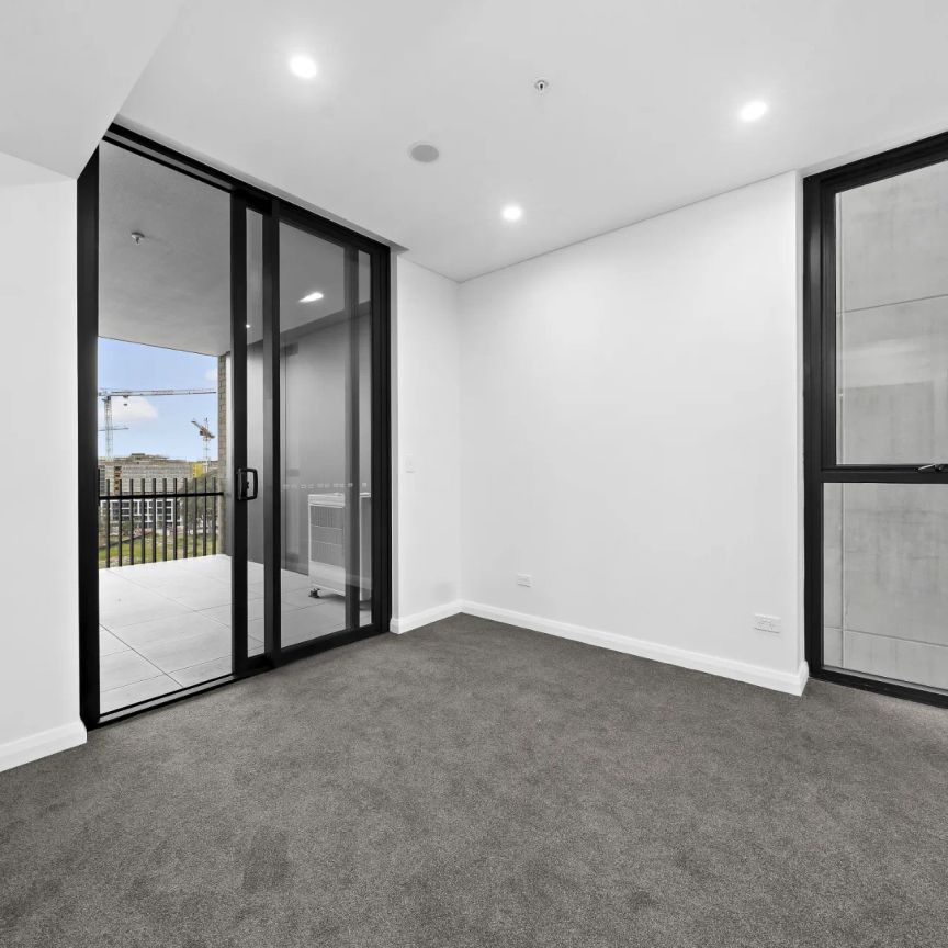 Contemporary Two-Bedroom Apartment – Steps to Metro - Photo 1