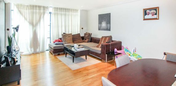 Ferry Lane, TW8 0BP, Brentford - Photo 2