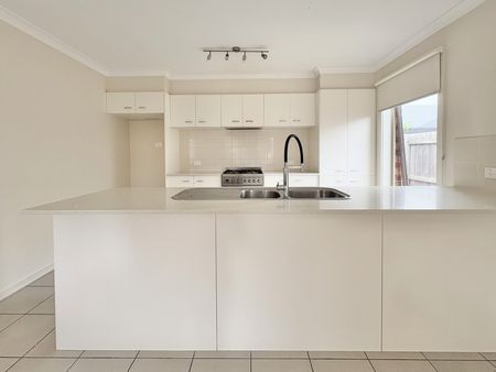 Charming Family Home in a Peaceful Marshall Location - Photo 2