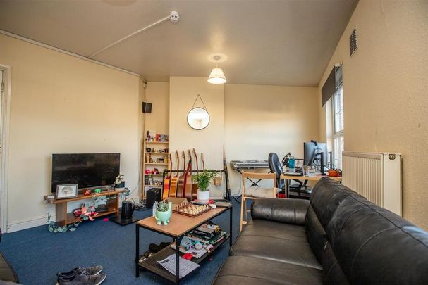 3 bedroom apartment to rent - Photo 1