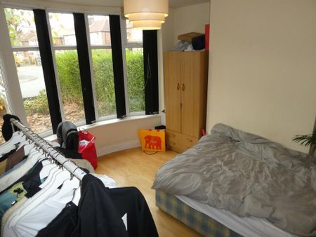 4 bedroom semi-detached house to rent - Photo 4