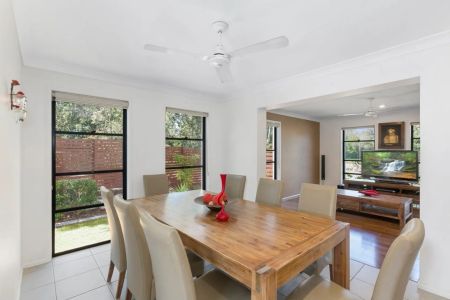 Spacious Family Home with Views and Breeze! Stretton School Catchment - Photo 4